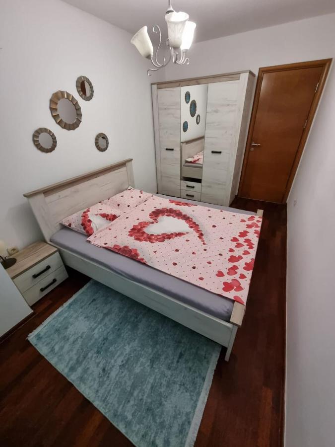 5 Star Apartment Podgoriţa Exterior foto